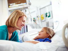 Родители детей-инвалидов смогут находиться с детьми в больницах