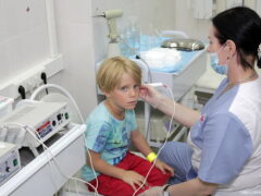 Лечение детей с болезнями уха и сосцевидного отростка